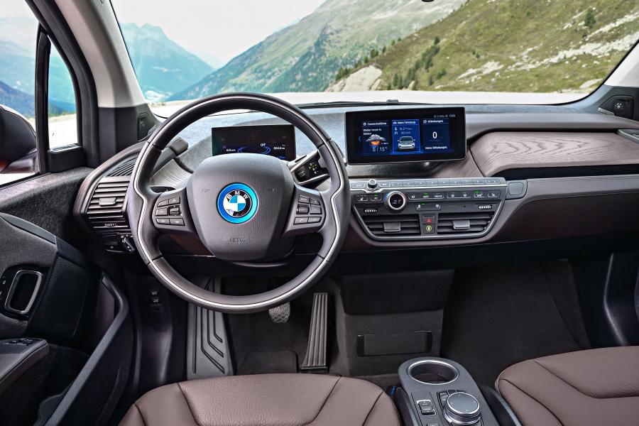 Торпедо BMW i3s (I01) 2018 года  (WW) (фото 54 из 97)